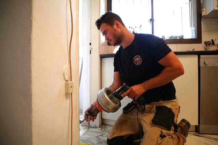 פתיחת סתימה בספירלה חשמלית 4 -אינסטלטור אבא חיים